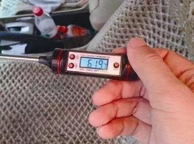 暴曬后車內(nèi)溫度高達(dá)61．9度